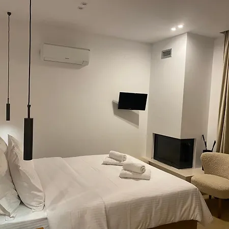 Lithos * Káto Loutrákion