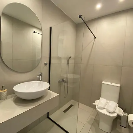 Lithos * Káto Loutrákion