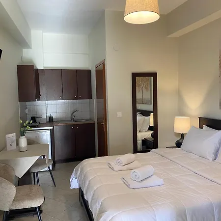 アパート Lithos Káto Loutrákion