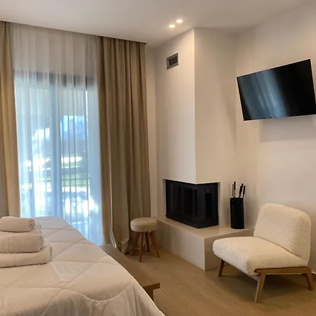 Lithos * Káto Loutrákion