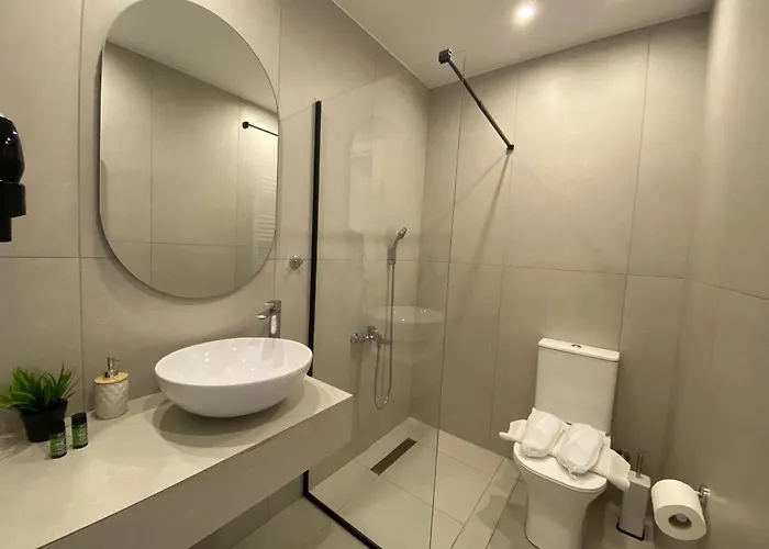 λίθος * Káto Loutrákion